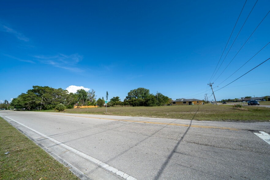 More Photos Of 758 4th st, Cape Coral Land For Sale