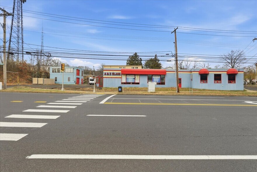 More Photos Of 559 Orange Ave, West Haven, Ct, West Haven Storefront For Sale