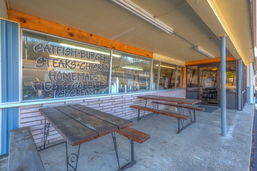 More Photos Of 29301 Hwy 82 Hwy, Park Hill Restaurant For Sale