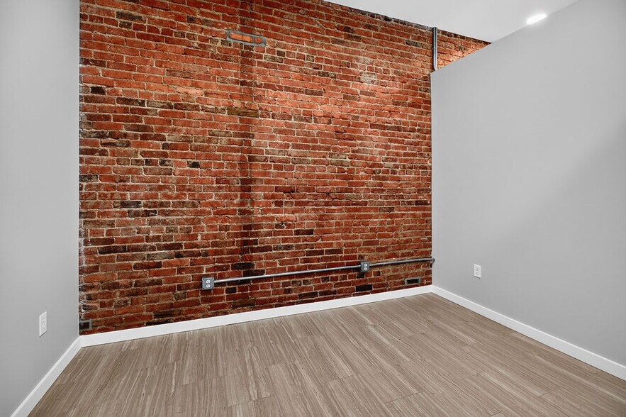 More Photos Of 143 N Wayne Ave, Waynesboro Storefront Retail Office For Sale