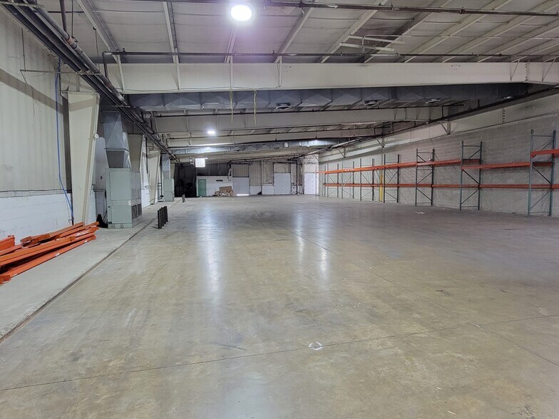 More Photos Of 6 Princess Rd, Lawrenceville Warehouse For Lease