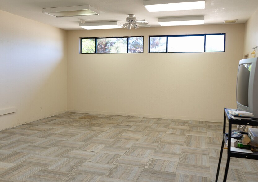 More Photos Of 7614 N 43rd Ave, Glendale Specialty For Sale