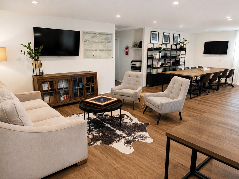More Photos Of 203 W New Hope Dr, Cedar Park Office For Sale