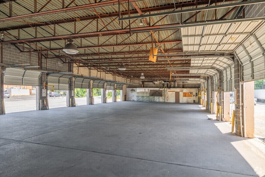 More Photos Of 2250 Stacey Dr, Reading Truck Terminal For Sale