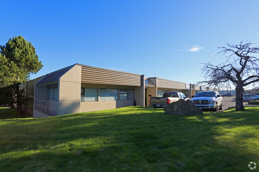 Primary Photo Of 4223 Commerce Cir, Saanich Warehouse For Lease