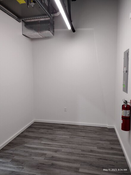 More Photos Of 17860 MacArthur Park Rd, Edmond Flex For Sale