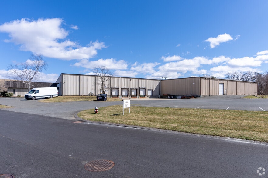 More Photos Of 21 Industrial Dr, South Hadley Manufacturing For Lease