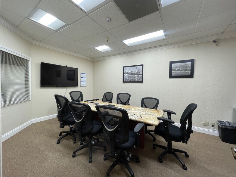 More Photos Of 190 S Orchard Ave, Vacaville Office For Lease