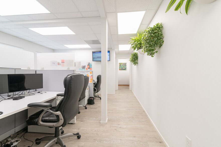 More Photos Of 13740 Research Blvd, Austin Office For Sale