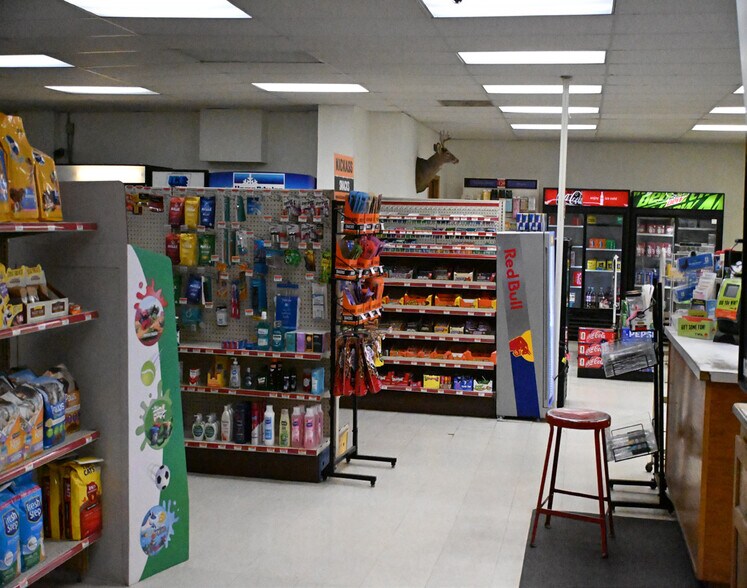 More Photos Of 2080 165th Ave, Santiago Convenience Store For Sale