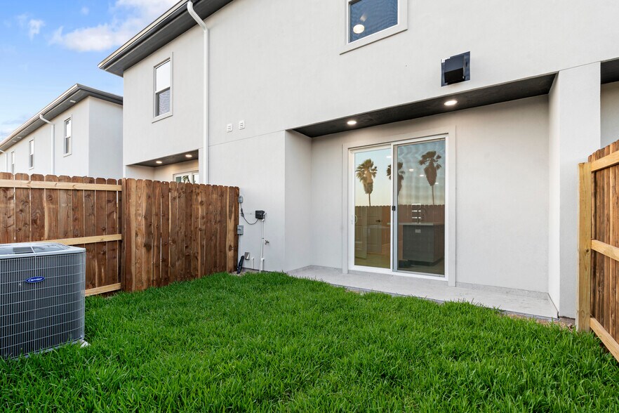 More Photos Of 3500 Vanessa Ln, Weslaco Apartments For Sale
