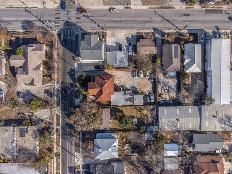 More Photos Of 1110 W Ashby Pl, San Antonio Apartments For Sale