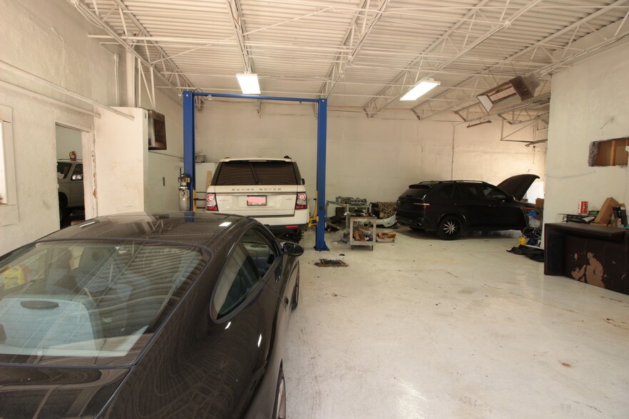 More Photos Of 934 Metropolitan Pky, Atlanta Auto Repair For Sale
