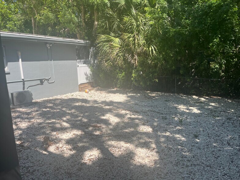 More Photos Of 115 Cleveland Ave, Largo Apartments For Sale