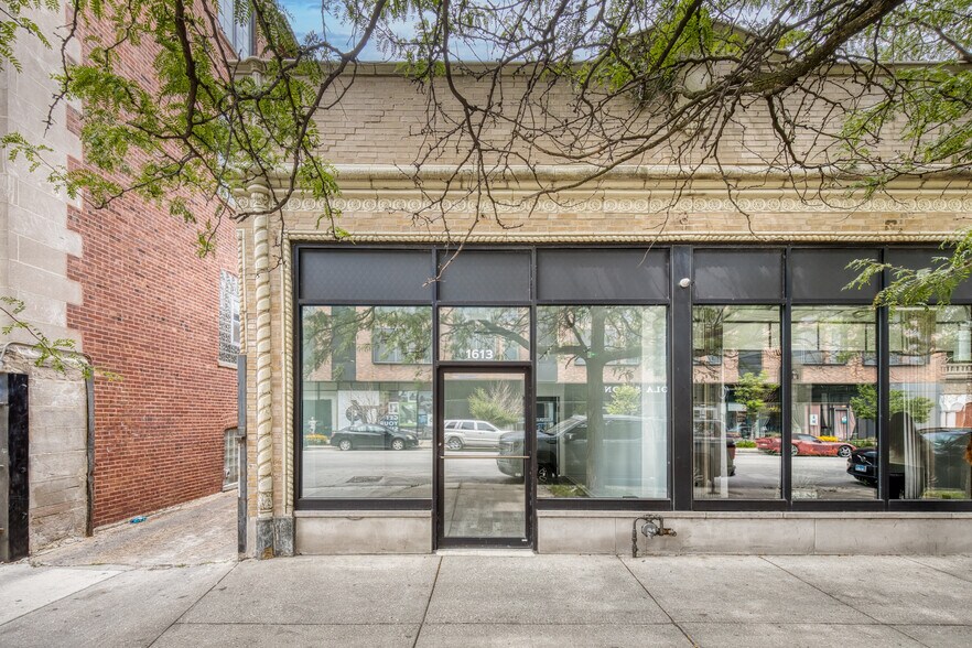 More Photos Of 1601-1613 E 53rd St, Chicago Storefront For Lease