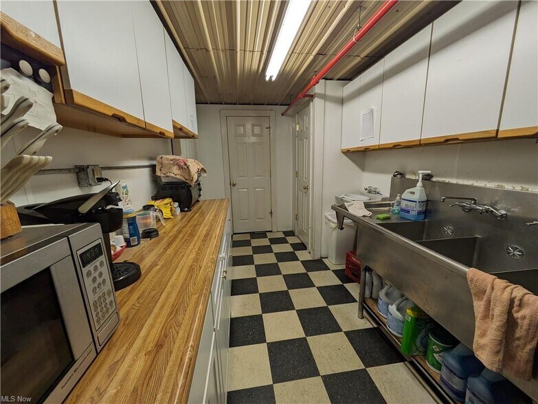 More Photos Of 1851 S Broadway, Geneva Bar For Sale