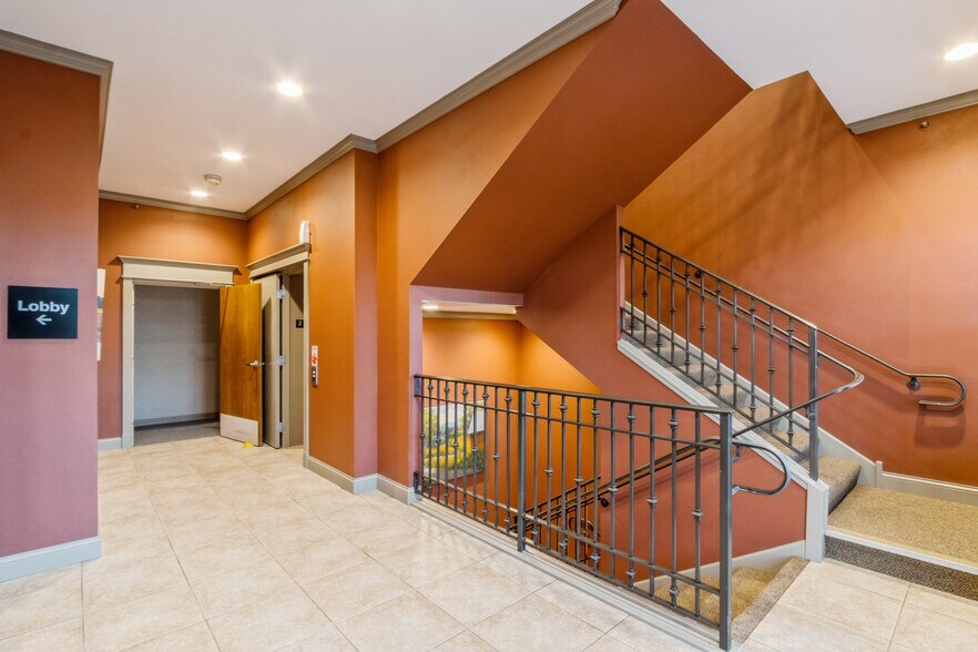 More Photos Of 520 10th Ave, Coralville Medical For Sale