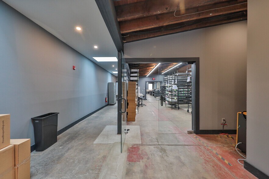 More Photos Of 915 Northampton St, Easton General Retail For Sale