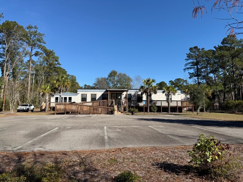More Photos Of 1128 Dean Forest Rd, Savannah Office For Lease