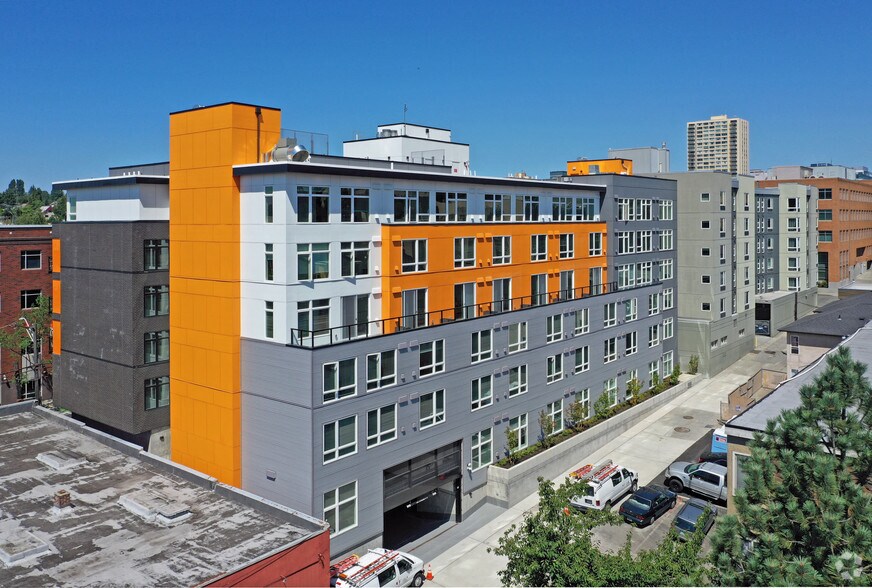 Primary Photo Of 4218 Roosevelt Way NE, Seattle Apartments For Lease