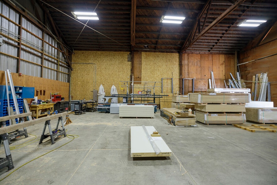 More Photos Of 270 Oak St, Manteca Warehouse For Lease