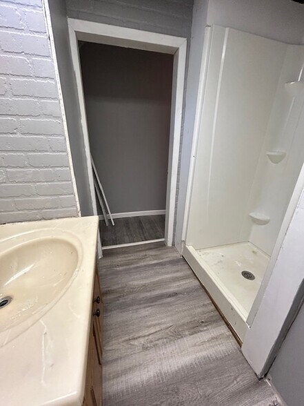 More Photos Of 7444 Lake Ave, Elyria Multifamily For Sale