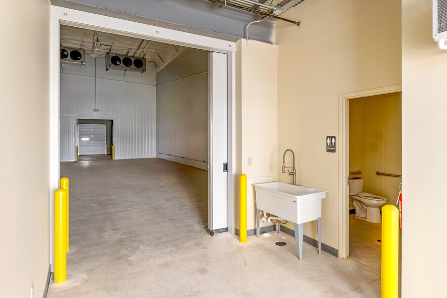 More Photos Of 9342 SE Loop 410, San Antonio Refrigeration Cold Storage For Sale