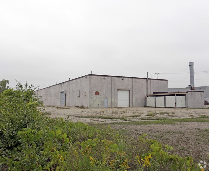 More Photos Of 32675 Schoolcraft Rd, Livonia Warehouse For Sale
