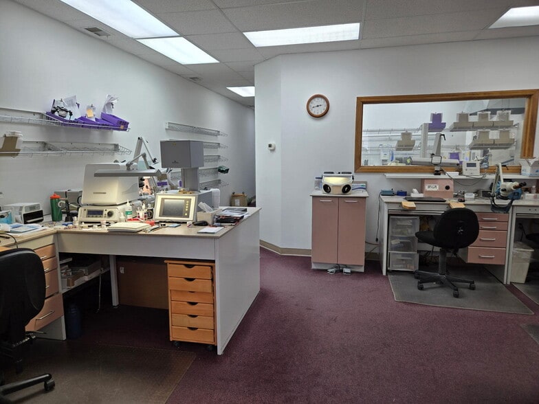 More Photos Of 900 Parker Pl, Schererville Office For Sale