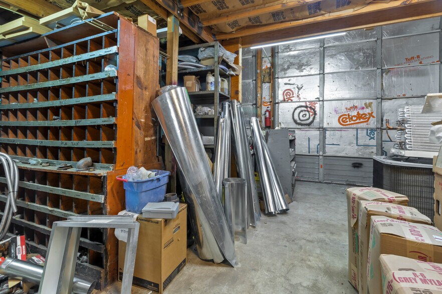 More Photos Of 4420 E 21st St, Indianapolis Service For Sale