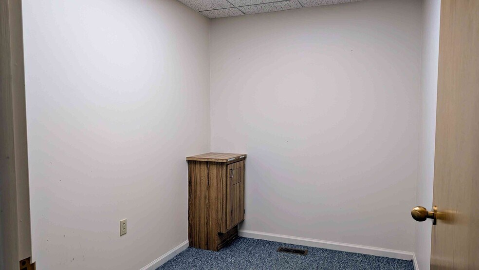 More Photos Of 2227 Chapline St, Wheeling Office For Lease