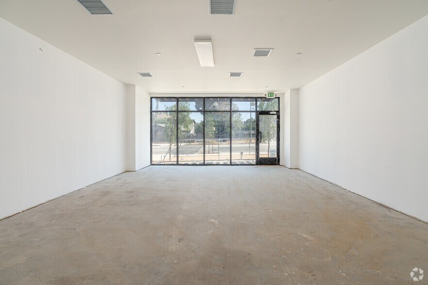 More Photos Of 9668 Sunland Blvd, Shadow Hills Medical For Lease