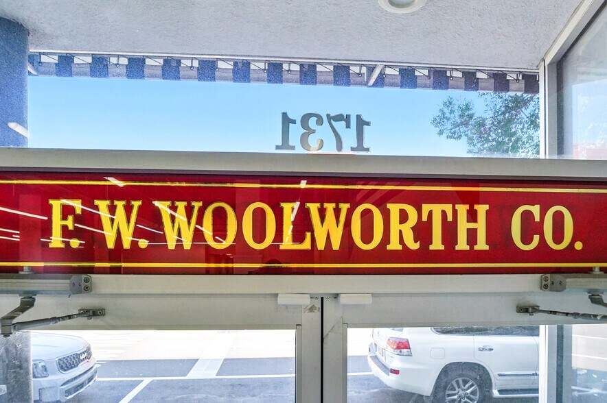 More Photos Of 1729-1731 N Main St, Jacksonville Storefront For Lease