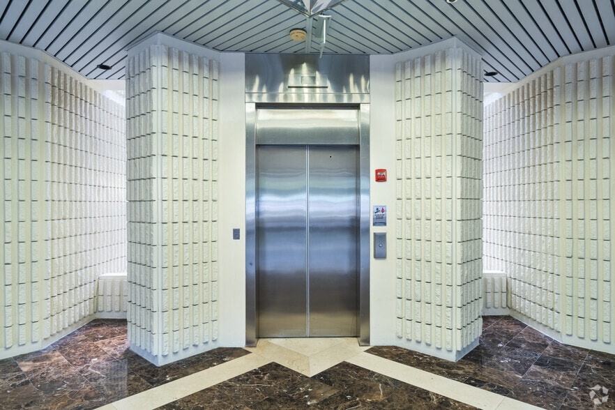 More Photos Of 7000 W Palmetto Park Rd, Boca Raton Office Residential For Sale