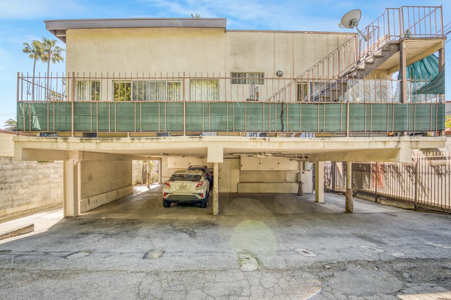 More Photos Of 5665 Franklin Ave, Los Angeles Apartments For Sale