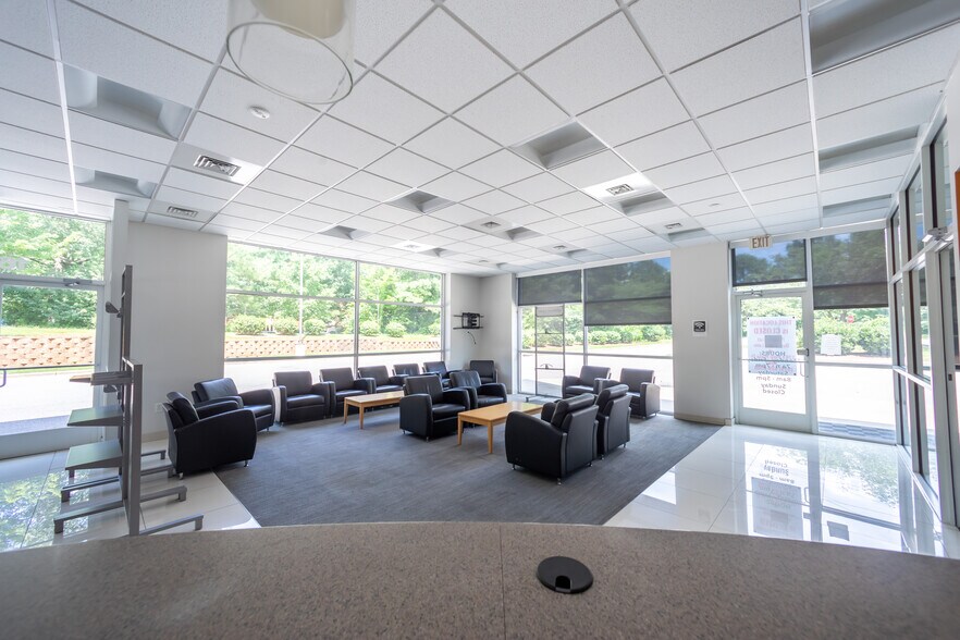 More Photos Of 1640 Piney Plains Rd, Cary Auto Repair For Sale