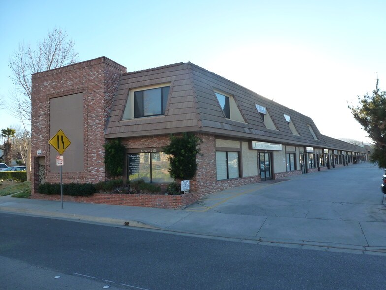 More Photos Of 24777-24890 Apple St, Newhall Flex For Lease