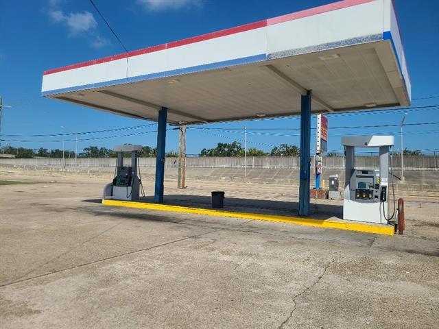 More Photos Of 6318 Hayne Blvd, New Orleans Convenience Store For Sale