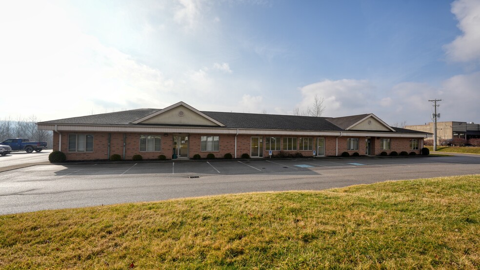 Primary Photo Of 2050 E Wheeling Ave, Cambridge Office For Lease