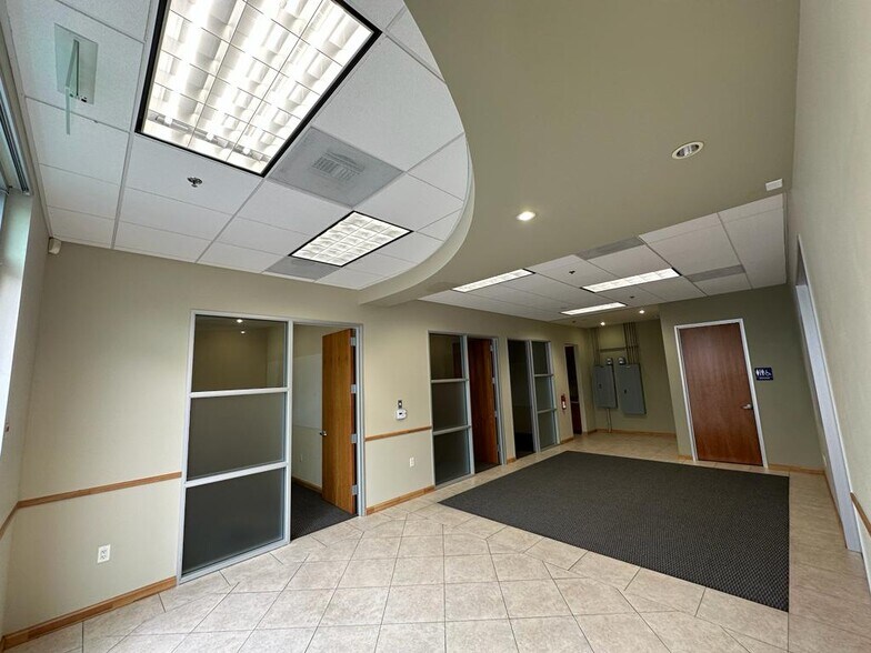More Photos Of 9650 Research Dr, Irvine Office For Lease