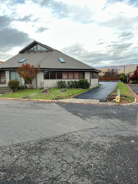 More Photos Of 400 Williamson Way, Ashland Office Residential For Sale