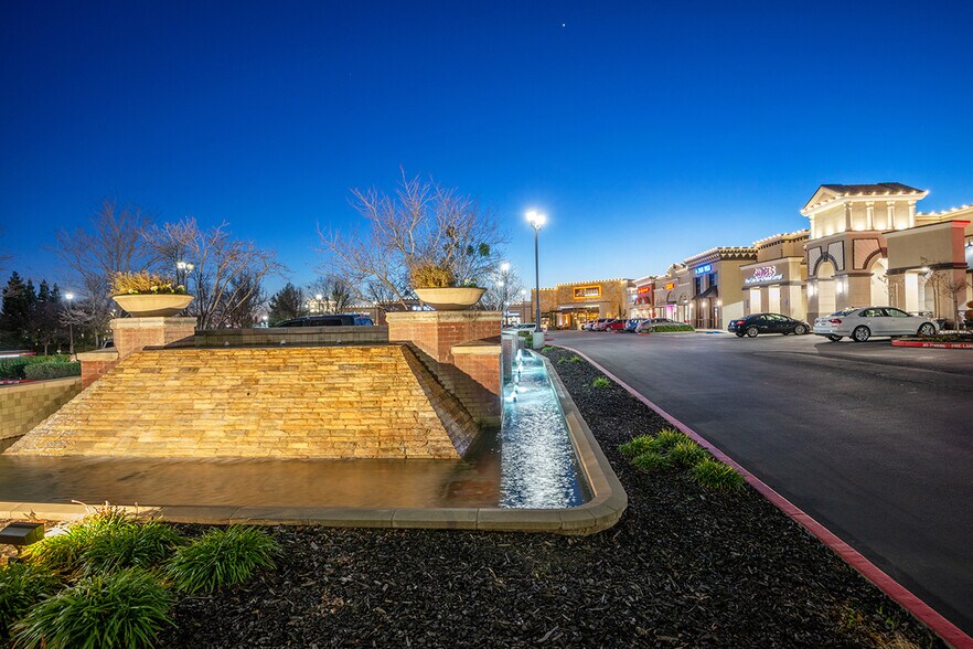 More Photos Of 1470 Eureka Rd, Roseville Unknown For Lease