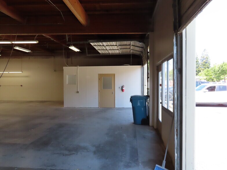 More Photos Of 716 San Antonio Rd, Palo Alto Manufacturing For Lease