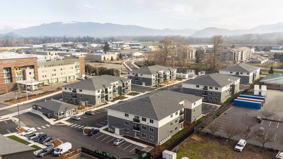 More Photos Of 200 E McCorquedale Rd, Burlington Apartments For Sale
