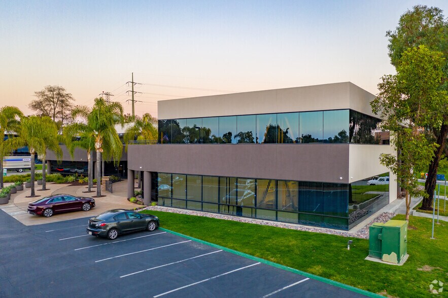 More Photos Of 6310 Greenwich Dr, San Diego Office For Lease