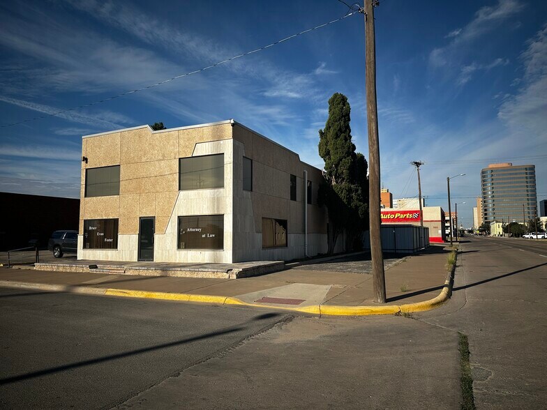 Primary Photo Of 125 N Fort Worth St, Midland Office For Sale