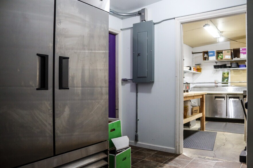 More Photos Of 426 Central Ave, Fairfield Storefront For Sale