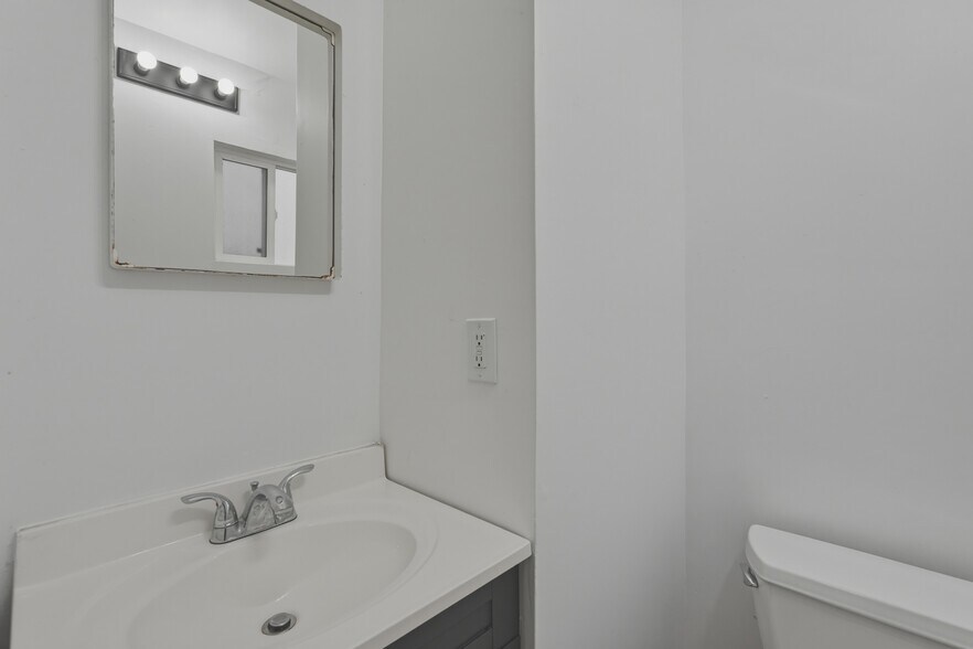 More Photos Of 137 Arena St, El Segundo Flex For Sale