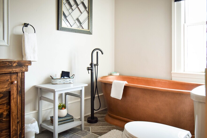 More Photos Of 161 N Main St, Snowflake Hotel For Sale