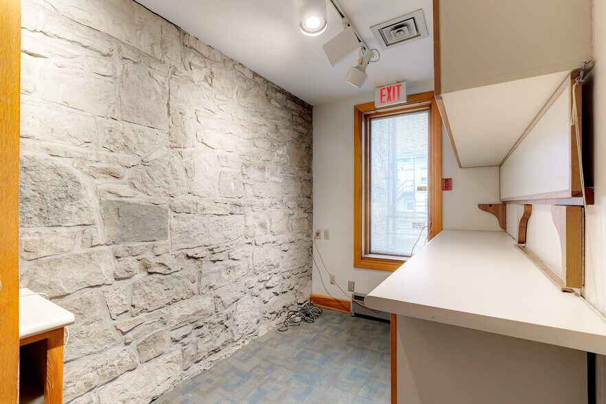 More Photos Of 15 Bold St, Hamilton Office Residential For Sale